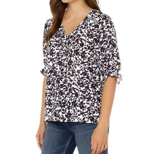 Well Worn Ladies' V-Neck Blouse Black and White Size Small